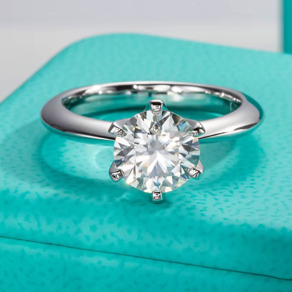 Anel Solitário com Ouro Branco 18k e Moissanite 5 CT