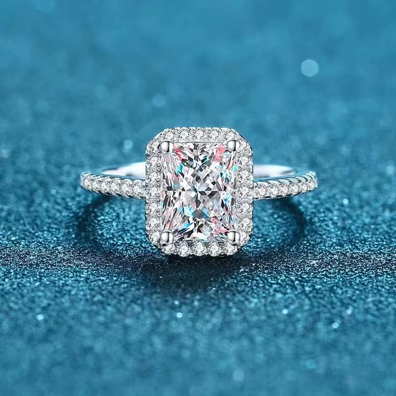 Anel Solitário em Prata 925 com Banho de Ouro 18k e Pedra Moissanite de 1 CT