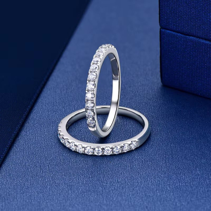 Meia Aliança em Prata 925 com Moissanite